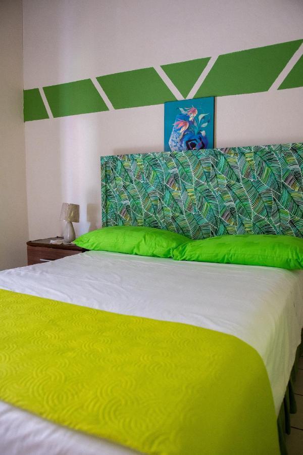 Tropical Breeze Vacation Home And Apartments Gros Islet Extérieur photo